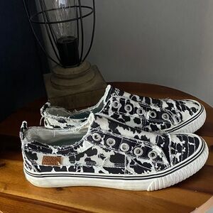 Trendy Women's Cow Print Sneakers